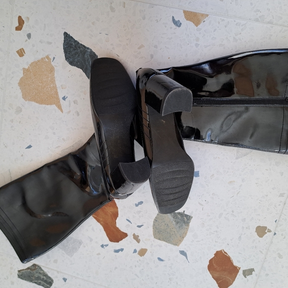 Santana Aquatherm Patent Leather Boots - Picture 4 of 6